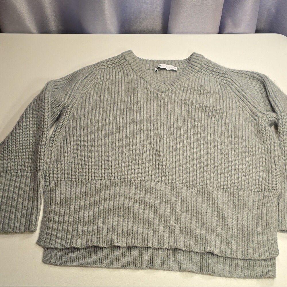 Zara Women's Gray Ribbed Knit V-Neck Long Sleeve Pullover Sweater M MPN 3519